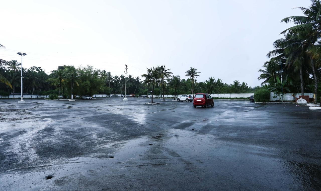 Treebo Trend Al Saj Convention Centre Kazhakuttam Exterior photo