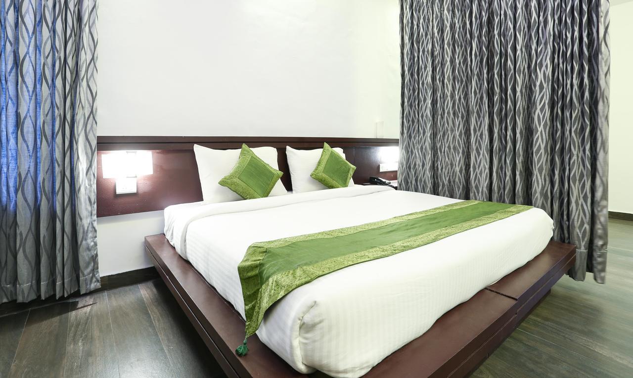 Treebo Trend Al Saj Convention Centre Kazhakuttam Exterior photo