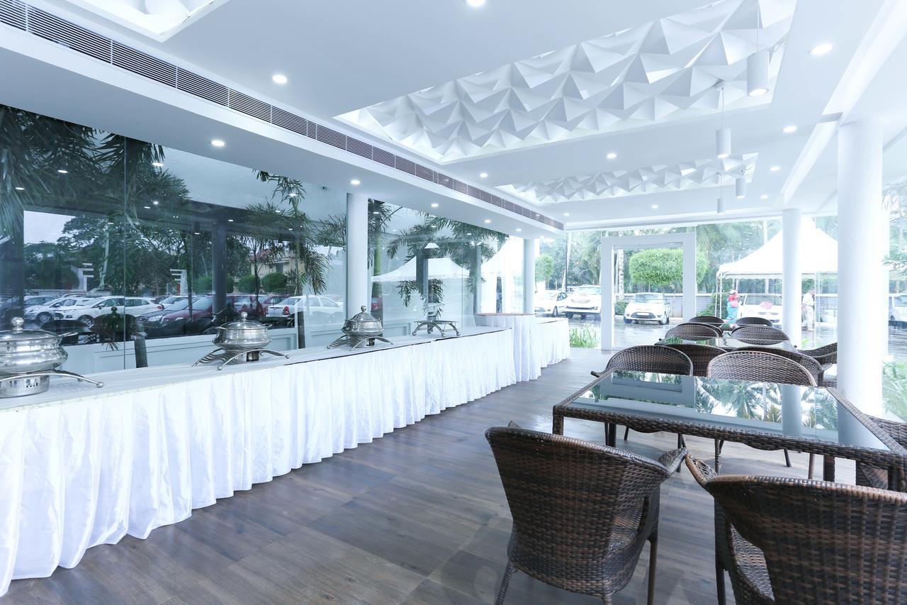 Treebo Trend Al Saj Convention Centre Kazhakuttam Exterior photo